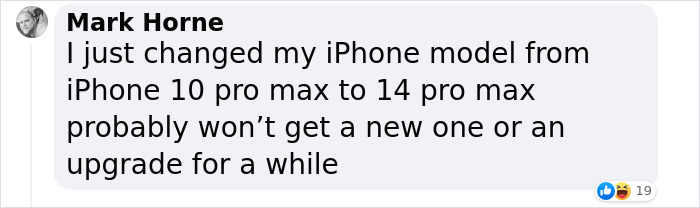 Man Works Out How Much Money You Could’ve Made Buying Apple Shares Instead Of New iPhones Man Works Out How Much Money You Could’ve Made Buying Apple Shares Instead Of New iPhones