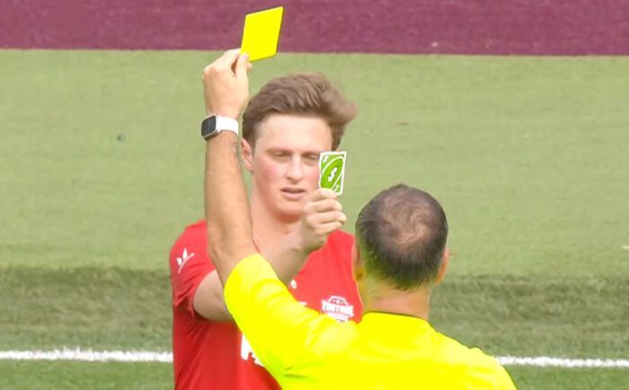 Referee Left Speechless After Player Brilliantly Declined Yellow Card Referee Left Speechless After Player Brilliantly Declined Yellow Card