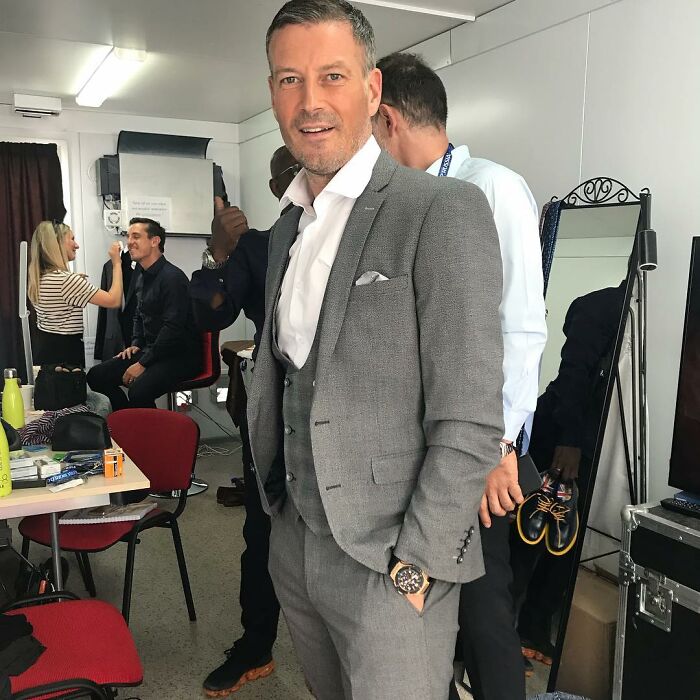 Referee Left Speechless After Player Brilliantly Declined Yellow Card Referee Left Speechless After Player Brilliantly Declined Yellow Card