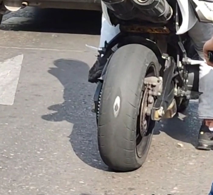 “I’m Tired”: 50 Items That Really Need To Be Thrown Out “I’m Tired”: 50 Items That Really Need To Be Thrown Out