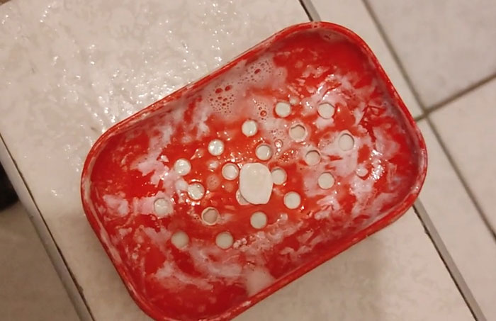 “I’m Tired”: 50 Items That Really Need To Be Thrown Out “I’m Tired”: 50 Items That Really Need To Be Thrown Out