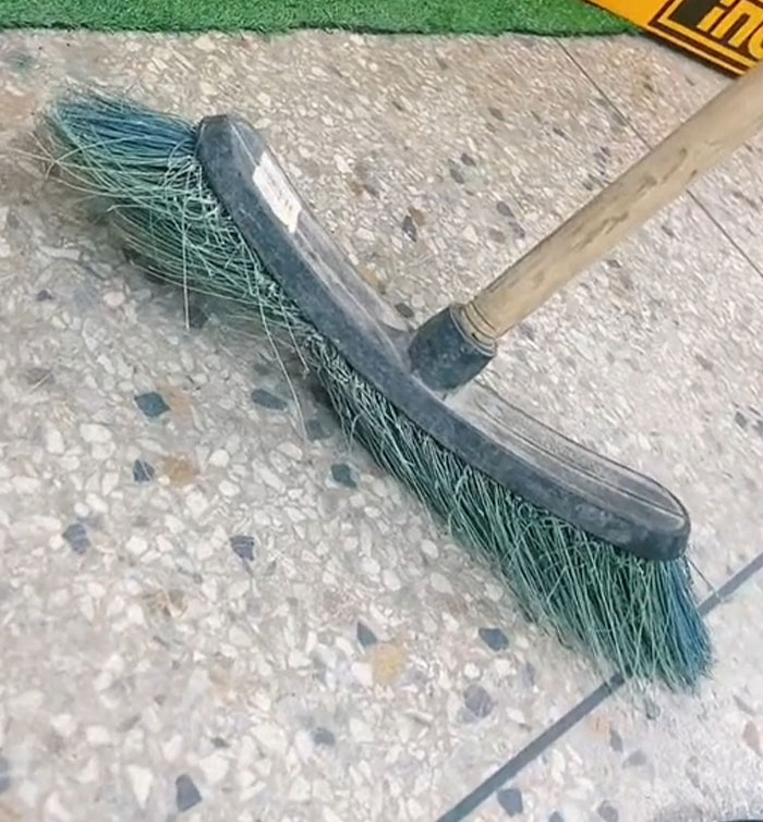 “I’m Tired”: 50 Items That Really Need To Be Thrown Out “I’m Tired”: 50 Items That Really Need To Be Thrown Out