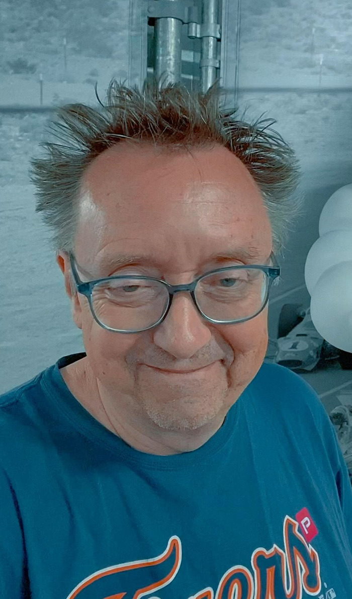 Peeps Roast Juggler For A &ldquo;Useless&rdquo; Talent, While It&rsquo;s Paid For A House, A Car And Kids&rsquo; College