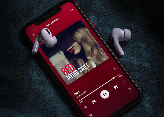 “Blew Up On Me About How I Don’t Support Her”: Wife’s Obsession With Taylor Swift Goes Too Far “Blew Up On Me About How I Don’t Support Her”: Wife’s Obsession With Taylor Swift Goes Too Far