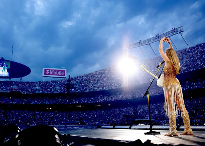 “Blew Up On Me About How I Don’t Support Her”: Wife’s Obsession With Taylor Swift Goes Too Far “Blew Up On Me About How I Don’t Support Her”: Wife’s Obsession With Taylor Swift Goes Too Far