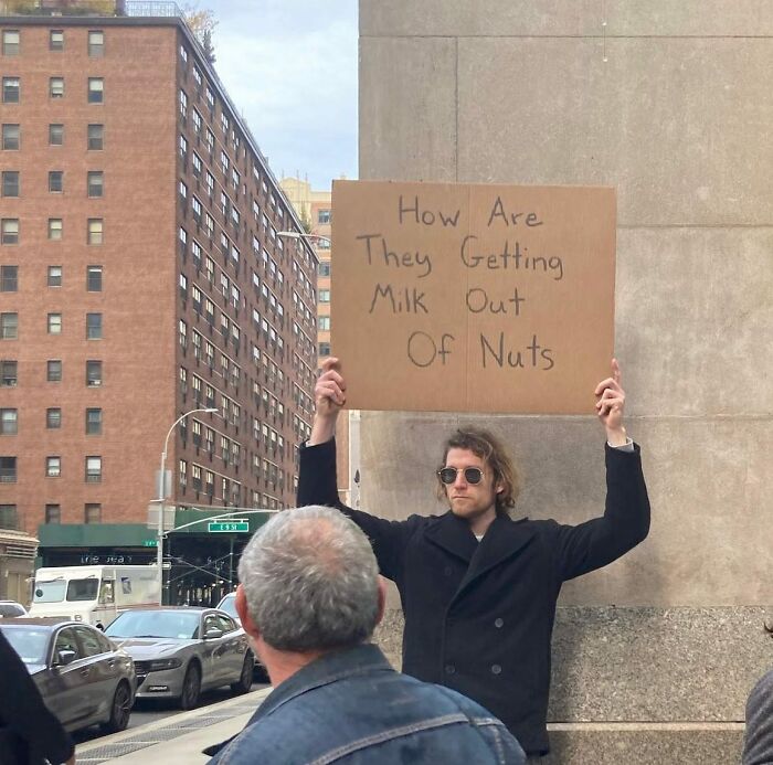 50 Times “Dude With Sign” Did Everyone A Public Service And Protested Everyday Annoying Things (New Pics) 50 Times “Dude With Sign” Did Everyone A Public Service And Protested Everyday Annoying Things (New Pics)