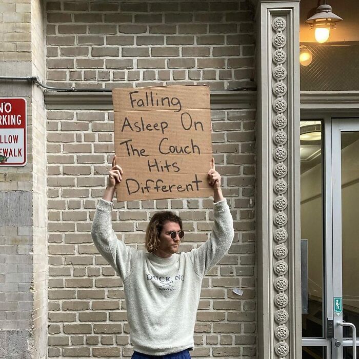 50 Times “Dude With Sign” Did Everyone A Public Service And Protested Everyday Annoying Things (New Pics) 50 Times “Dude With Sign” Did Everyone A Public Service And Protested Everyday Annoying Things (New Pics)