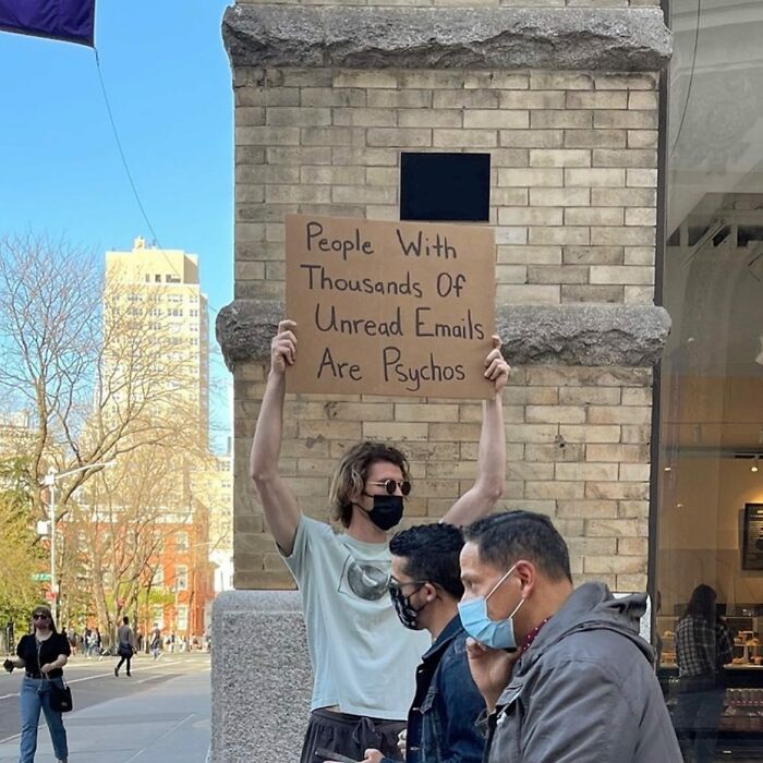 50 Times “Dude With Sign” Did Everyone A Public Service And Protested Everyday Annoying Things (New Pics) 50 Times “Dude With Sign” Did Everyone A Public Service And Protested Everyday Annoying Things (New Pics)