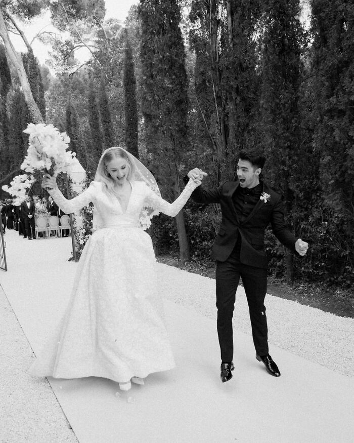 Joe Jonas Files Divorce Papers, Describes Marriage With Sophie Turner As “Irretrievably Broken” Joe Jonas Files Divorce Papers, Describes Marriage With Sophie Turner As “Irretrievably Broken”