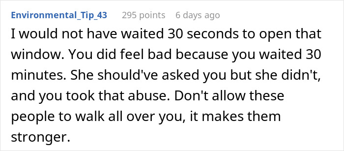 Entitled Flier Thinks She Owns The Plane, Slams Her Neighbor’s Window On Her And Tosses Her Cup Entitled Flier Thinks She Owns The Plane, Slams Her Neighbor’s Window On Her And Tosses Her Cup