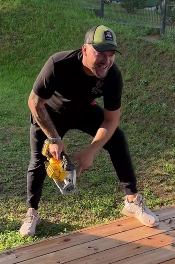 Builder Destroys Beautifully Done Terrace After Client Didn&#8217;t Pay For It For Over 3 Weeks