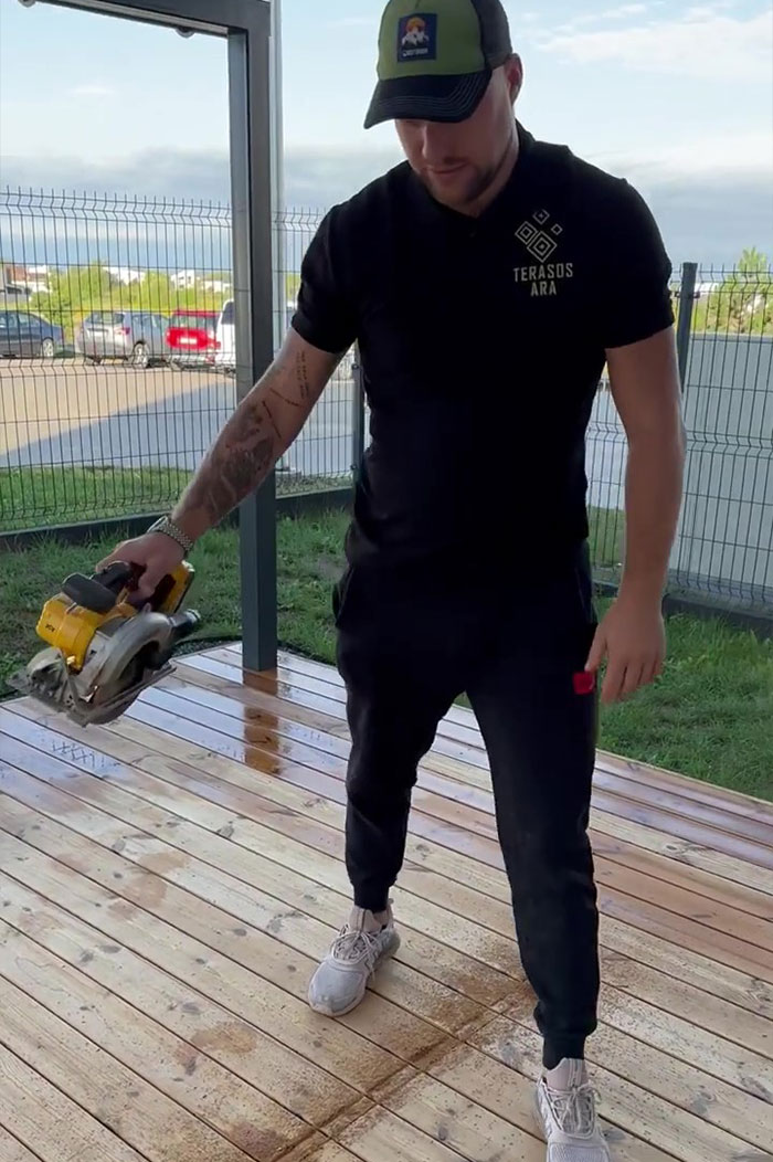 Builder Destroys Beautifully Done Terrace After Client Didn&#8217;t Pay For It For Over 3 Weeks