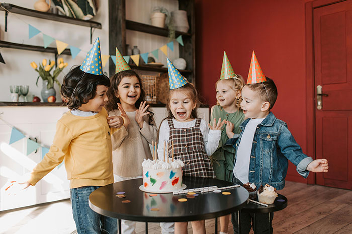 Mom Shares Her Controversial Take On Kids’ Birthday Parties, Gets Slammed Mom Shares Her Controversial Take On Kids’ Birthday Parties, Gets Slammed