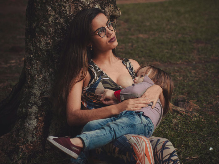 Dad Is Fed Up With Ex-Wife Breastfeeding 7 Y.O Daughter And Saying She’ll Stop “When She’s Ready” Dad Is Fed Up With Ex-Wife Breastfeeding 7 Y.O Daughter And Saying She’ll Stop “When She’s Ready”