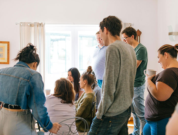 &#8220;People Won&#8217;t Respect You As Much&#8221;: 30 Short People Share Things Tall Folks Don&#8217;t Understand