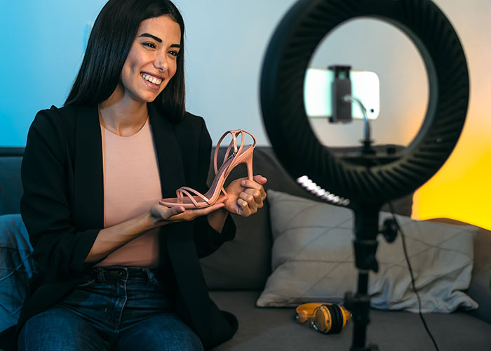 Dad Stages Intervention For “Delusional” Influencer Daughter Over Grandson’s “Awful” Name Dad Stages Intervention For “Delusional” Influencer Daughter Over Grandson’s “Awful” Name