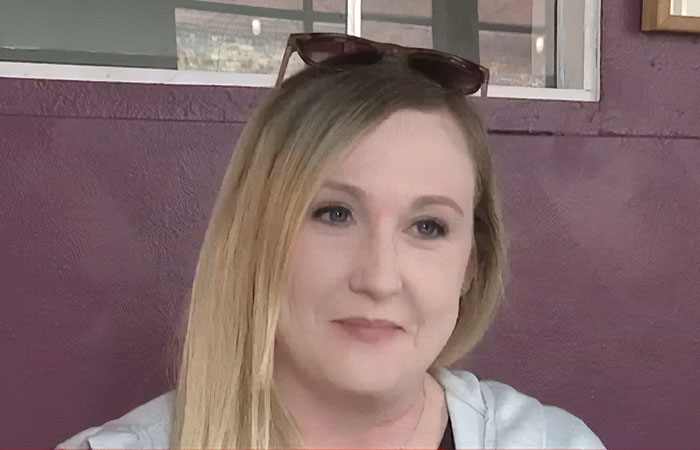 “One Week I’m Amazing, Now I’m Jobless”: Waitress Who Was Tipped $10k Gets Fired