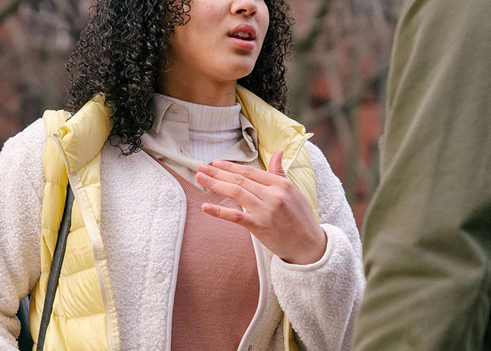 Woman With Main Character Syndrome Freaks Out After Stranger Orders The Same Meal