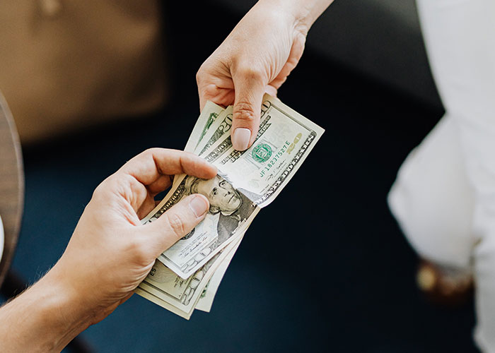 Woman Insists A Friend Is Too Drunk To Pay A Bill, She Maliciously Complies To Teach Her A Lesson Woman Insists A Friend Is Too Drunk To Pay A Bill, She Maliciously Complies To Teach Her A Lesson