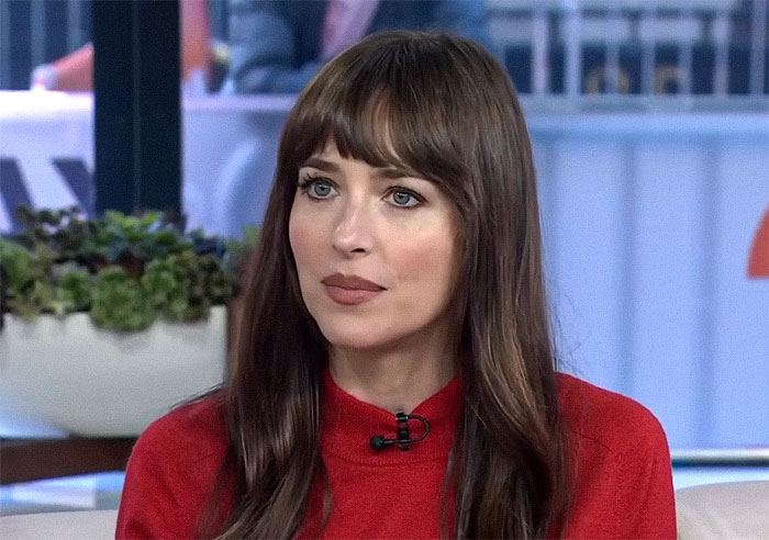 Fans Furious With Dakota Johnson’s Nepo Baby Denial Just Days After She Criticized “The Office” Fans Furious With Dakota Johnson’s Nepo Baby Denial Just Days After She Criticized “The Office”