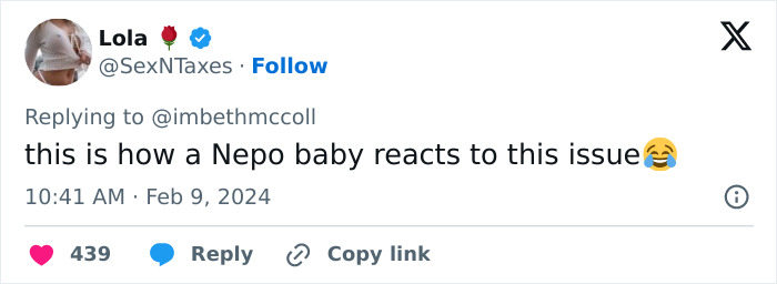 Fans Furious With Dakota Johnson’s Nepo Baby Denial Just Days After She Criticized “The Office” Fans Furious With Dakota Johnson’s Nepo Baby Denial Just Days After She Criticized “The Office”