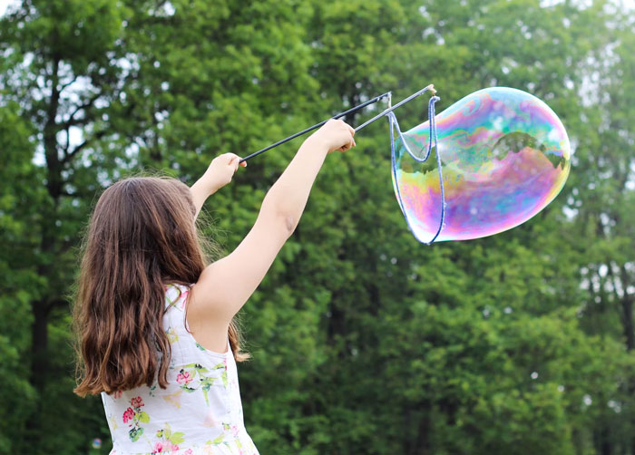 Woman Treats Wedding As Her Own Resort, Brings Her Kids, Rearranges Tables Woman Treats Wedding As Her Own Resort, Brings Her Kids, Rearranges Tables