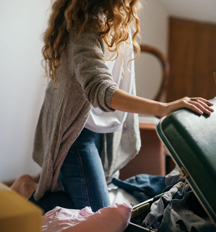 Husband Wants A Divorce After Finding Wife’s “Go Bag”, Gets A Reality Check Online Husband Wants A Divorce After Finding Wife’s “Go Bag”, Gets A Reality Check Online