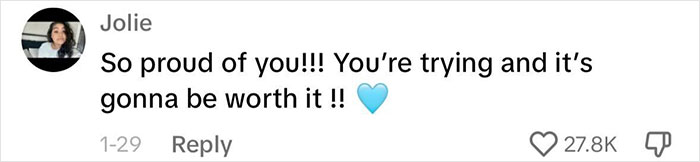 “Welcome To The Real World”: Polyglot College Graduate Left In Tears As She Can’t Find A Job “Welcome To The Real World”: Polyglot College Graduate Left In Tears As She Can’t Find A Job