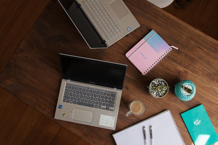 30 Flabbergastingly Stupid Reasons Someone Was Fired, According To Netizens 30 Flabbergastingly Stupid Reasons Someone Was Fired, According To Netizens