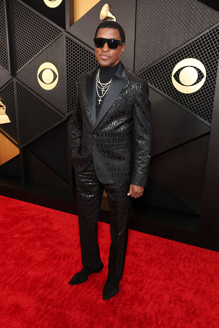 30 Photos Of Outfits That Blew Us Away From The 66th Grammy Awards Red Carpet 30 Photos Of Outfits That Blew Us Away From The 66th Grammy Awards Red Carpet