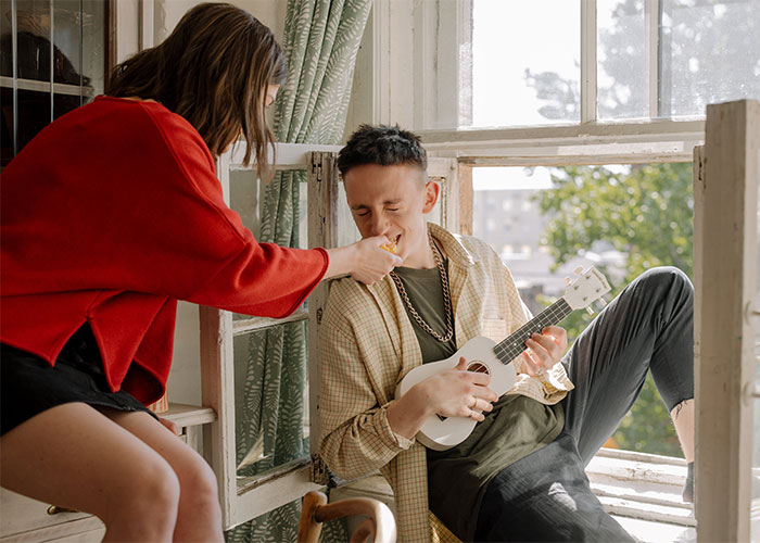 “Dodged That Bullet Big Time”: 35 Times A 3rd Person Ruined A Relationship Without Even Cheating