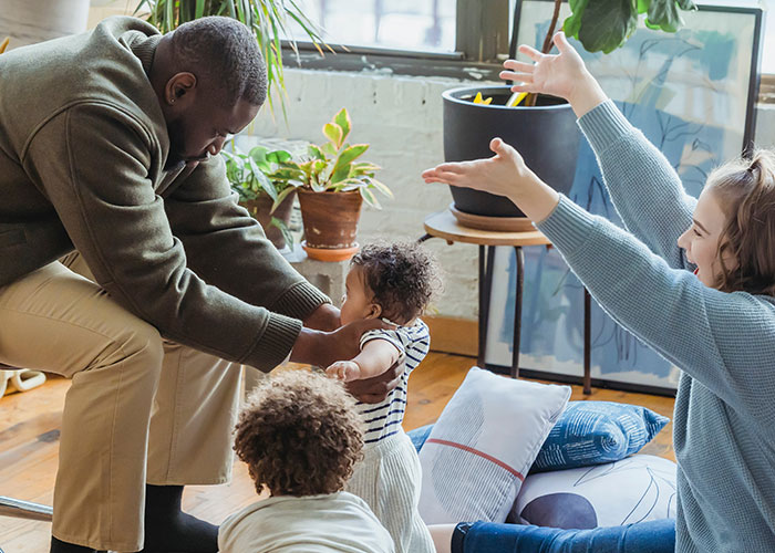 “I Am Begging Parents To Stop”: Therapist Lists The Absolute Worst Behaviors That Cause Trauma “I Am Begging Parents To Stop”: Therapist Lists The Absolute Worst Behaviors That Cause Trauma