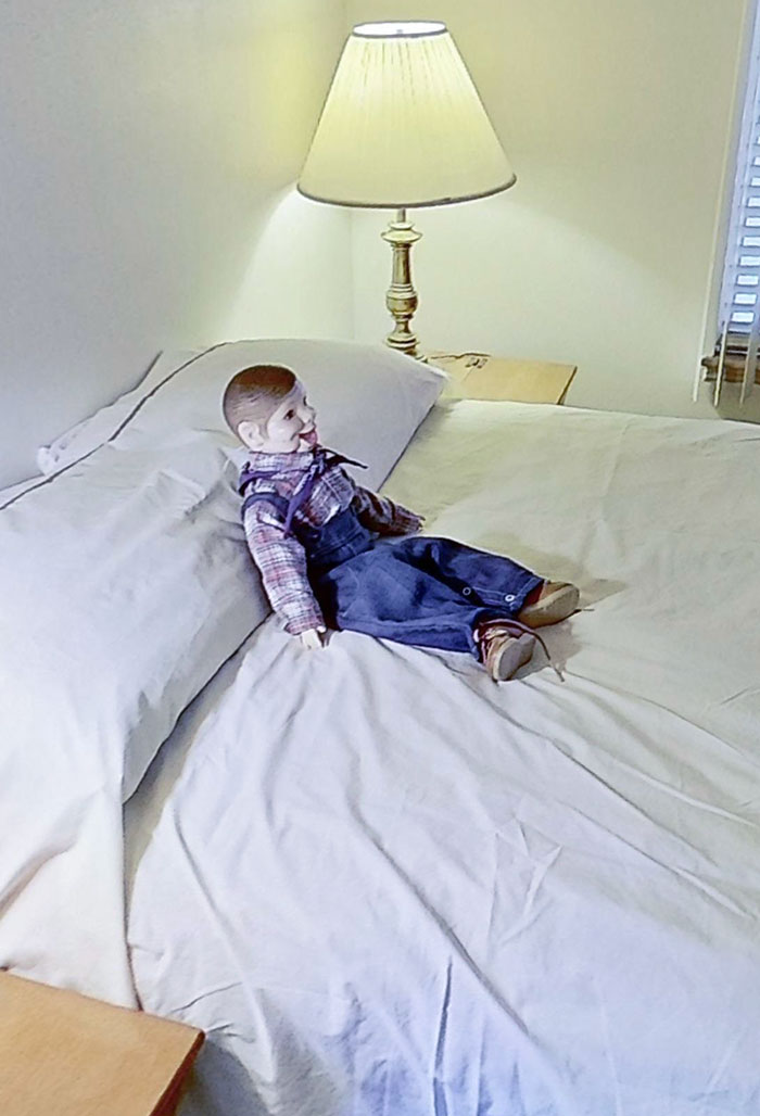 Eerie Things That People Found In Their New Homes And Just Had To Share Online (45 New Pics) Eerie Things That People Found In Their New Homes And Just Had To Share Online (45 New Pics)