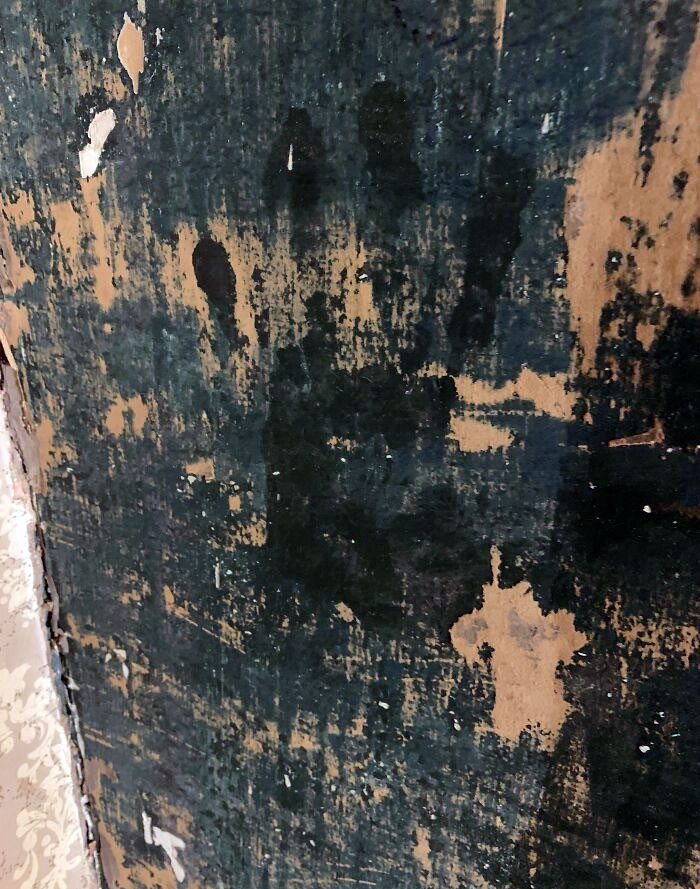 Eerie Things That People Found In Their New Homes And Just Had To Share Online (45 New Pics) Eerie Things That People Found In Their New Homes And Just Had To Share Online (45 New Pics)