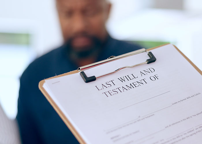 Woman At Breaking Point After Finding Partner’s New Will: “My Heart Is Broken” Woman At Breaking Point After Finding Partner’s New Will: “My Heart Is Broken”