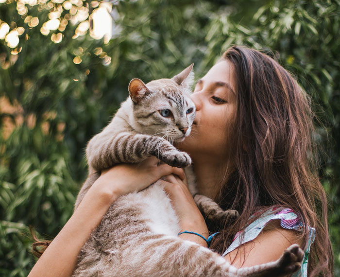 “It’s Time For Things To Change”: Vet Discusses How Vital It Is To Grieve After Losing A Pet “It’s Time For Things To Change”: Vet Discusses How Vital It Is To Grieve After Losing A Pet