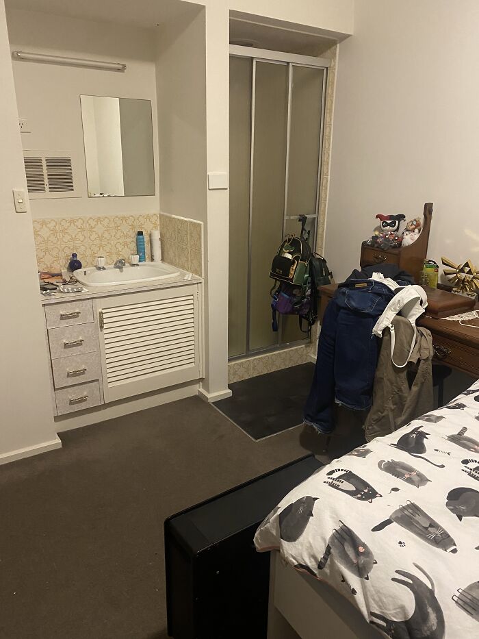 Hey Pandas, Share Pics Of Things That Make No Sense In Your Home (Closed) Hey Pandas, Share Pics Of Things That Make No Sense In Your Home (Closed)