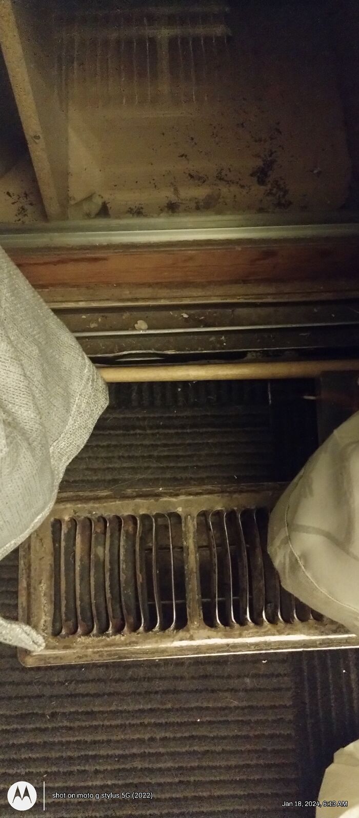 Hey Pandas, Share Pics Of Things That Make No Sense In Your Home (Closed) Hey Pandas, Share Pics Of Things That Make No Sense In Your Home (Closed)