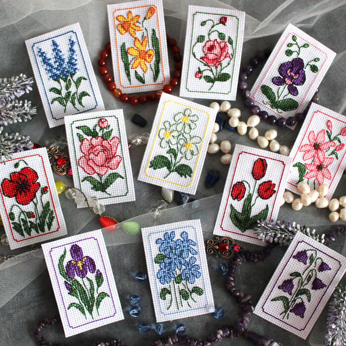 Cross Stitch Patterns: Flower Miniatures (15 Pics) Cross Stitch Patterns: Flower Miniatures (15 Pics)