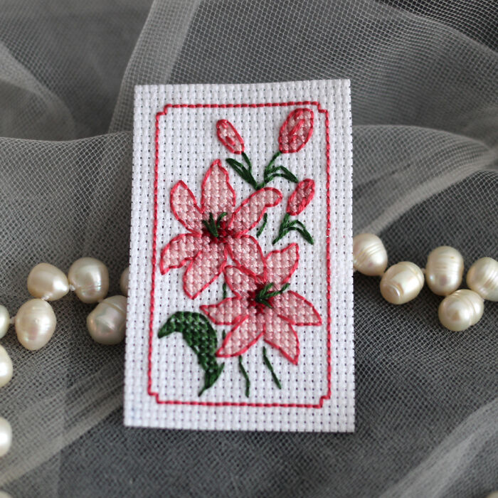 Cross Stitch Patterns: Flower Miniatures (15 Pics) Cross Stitch Patterns: Flower Miniatures (15 Pics)