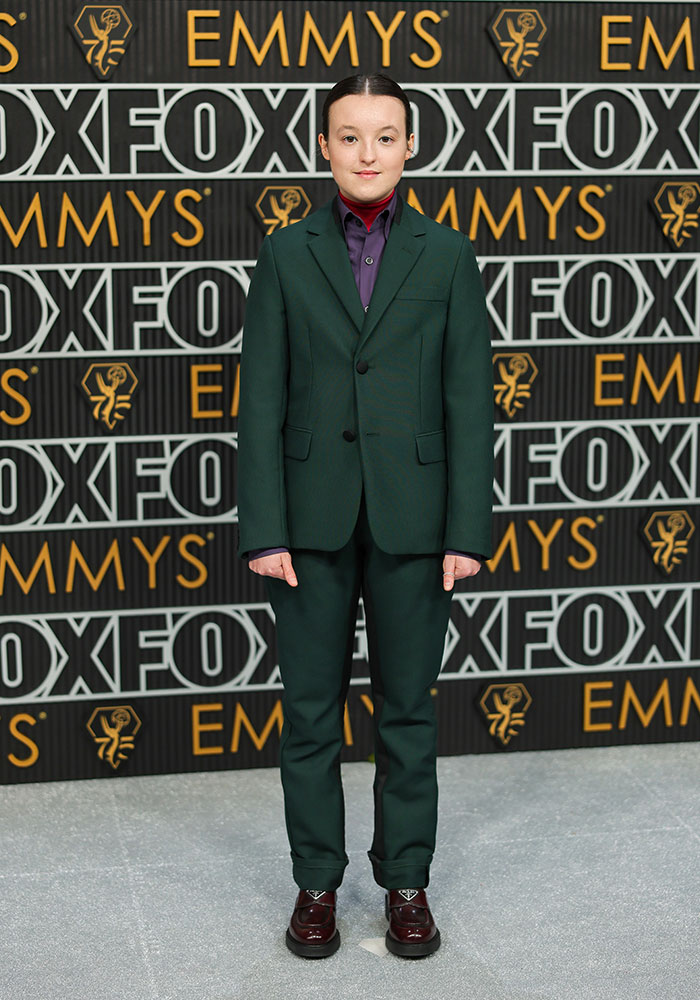 30 Photos Of Outfits That Blew Us Away From The 75th Emmy Awards Red Carpet 30 Photos Of Outfits That Blew Us Away From The 75th Emmy Awards Red Carpet