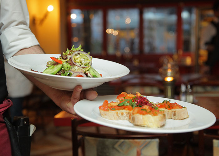 “Everyone Will Hate You”: 35 Restaurant Workers Reveal Dirty Secrets You Might Not Want To Know “Everyone Will Hate You”: 35 Restaurant Workers Reveal Dirty Secrets You Might Not Want To Know