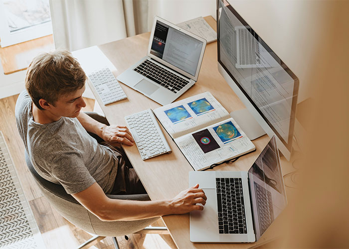 Boss Tells Employee They Won’t Be Promoted, Regrets It After They Stop Doing Extra Boss Tells Employee They Won’t Be Promoted, Regrets It After They Stop Doing Extra