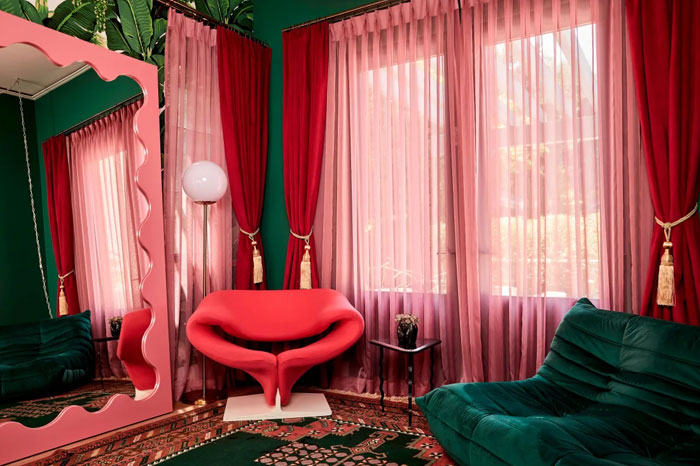 “It’s Officially Not Cool”: TikToker Roasts Celebrities For Having The Same Home Decor Elements “It’s Officially Not Cool”: TikToker Roasts Celebrities For Having The Same Home Decor Elements