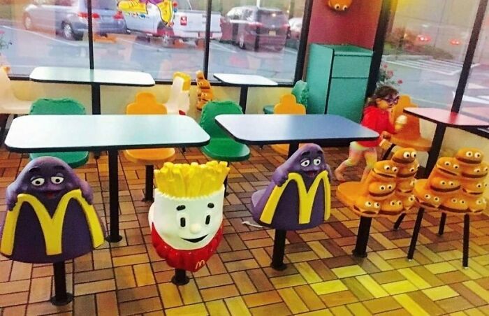 30 Pics From ‘No Context Nostalgia’ To Take You On A Walk Down Memory Lane 30 Pics From ‘No Context Nostalgia’ To Take You On A Walk Down Memory Lane