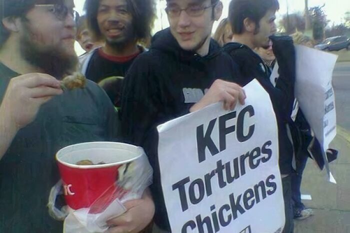 40 Chaotically Funny Signs Found In The Wild That Simply Had To Be Shared 40 Chaotically Funny Signs Found In The Wild That Simply Had To Be Shared