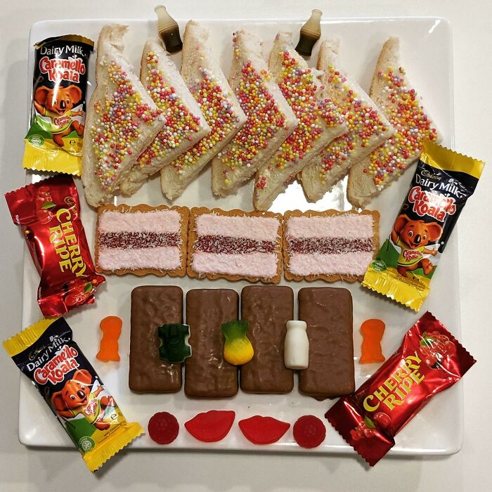 50 Times People Had To Post About Their Wholesome Coworkers Online (New Pics) 50 Times People Had To Post About Their Wholesome Coworkers Online (New Pics)