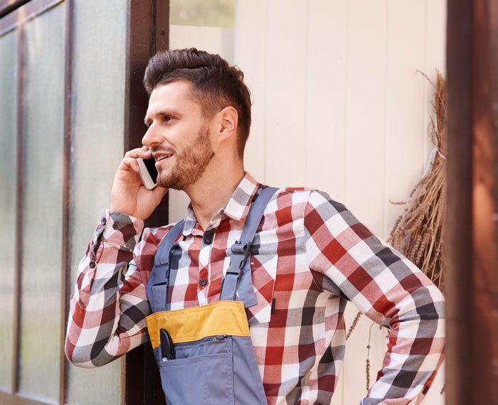 Student Doesn&rsquo;t Answer Maintenance Guy Who Came At 6 AM To Her Dorm, Gets Called Out