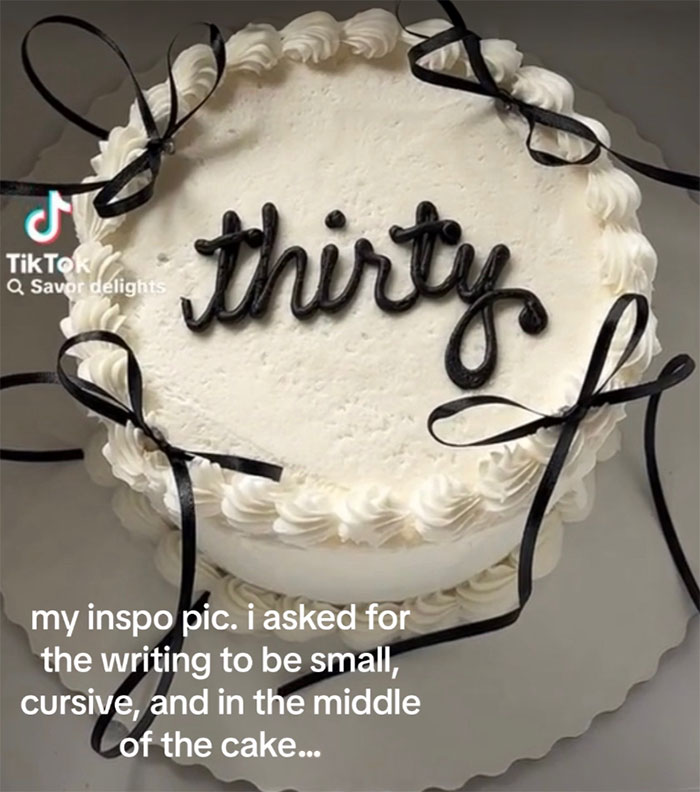 “Cue The Crying”: Bride Tears Up After Receiving Ruined Wedding Cake, Fixes It Herself “Cue The Crying”: Bride Tears Up After Receiving Ruined Wedding Cake, Fixes It Herself