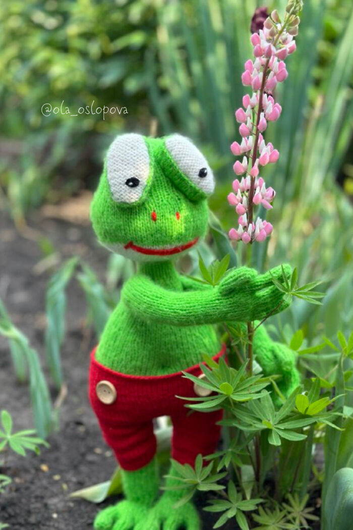 Having Fun In The Garden: Pattern By Ola Oslopova Having Fun In The Garden: Pattern By Ola Oslopova